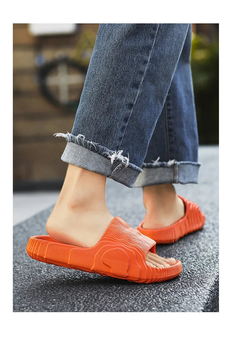 Zapatillas de casa suaves para parejas, zapatillas de baño antideslizantes para interiores de verano, sandalias de Hotel de Color sólido, chanclas para hombres y mujeres, zapatos planos