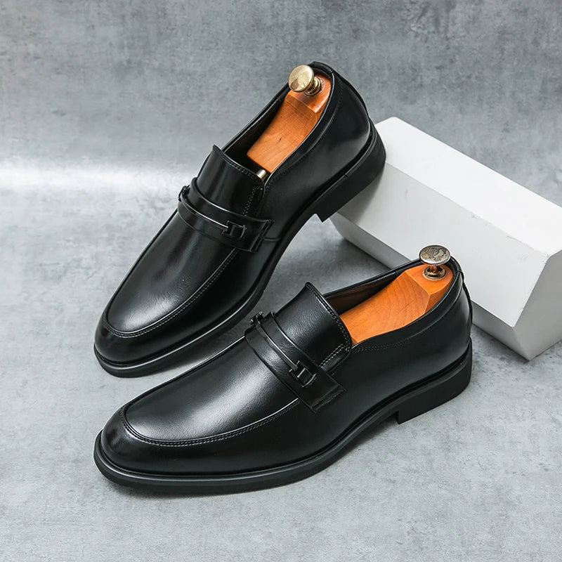 Mocasines casuales clásicos para hombre, zapatos de conducción, moda masculina, zapatos cómodos de cuero para boda, zapatos de vestir negros de negocios