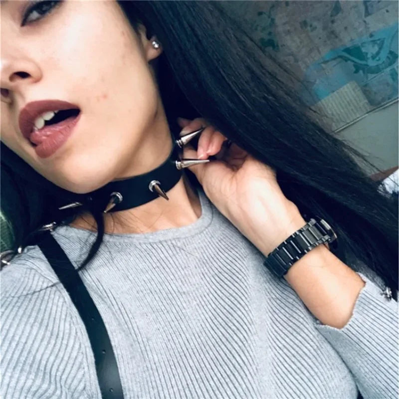 Tres filas Cuspidal Spikes remache Stud puño ancho cuero Punk gótico Rock Unisex brazalete pulsera hombres joyerÃÂa