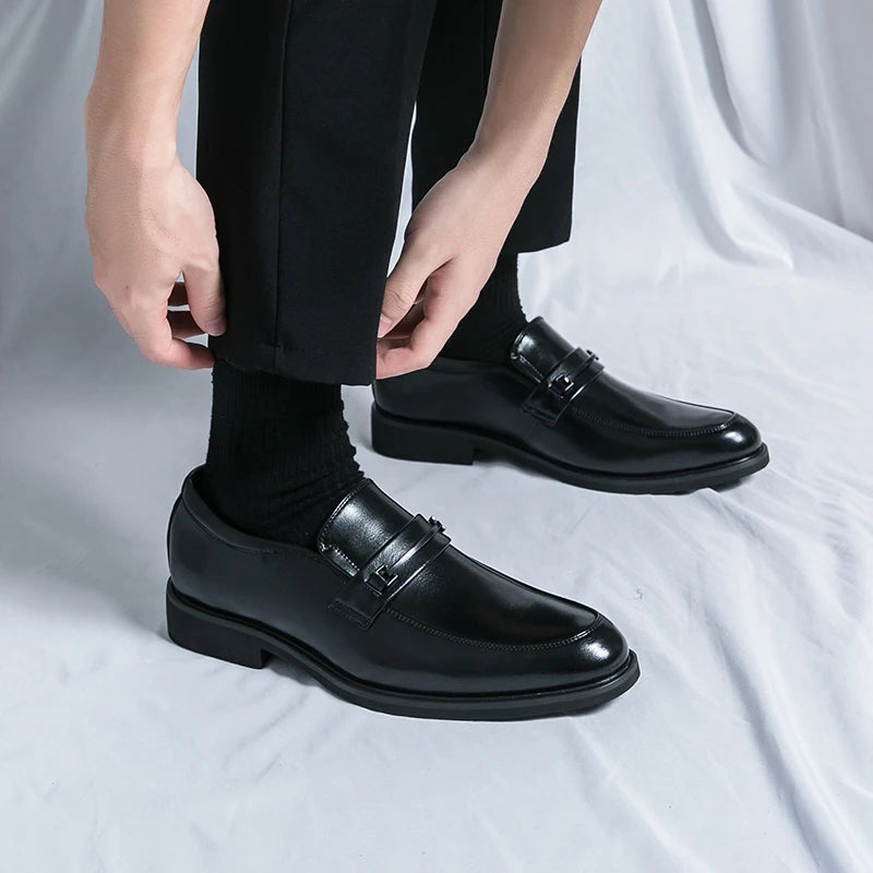 Mocasines casuales clásicos para hombre, zapatos de conducción, moda masculina, zapatos cómodos de cuero para boda, zapatos de vestir negros de negocios