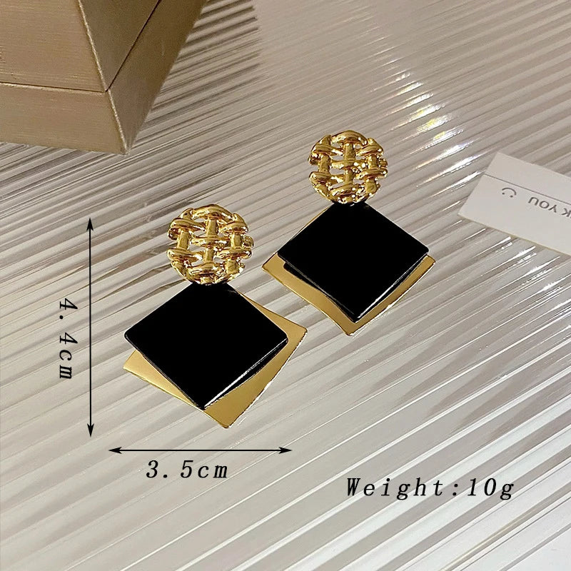 Pendientes colgantes con forma de rombo de doble Color para mujer, aretes colgantes con entramado de Metal dorado hueco, joyerÃa Punk geométrica para fiesta