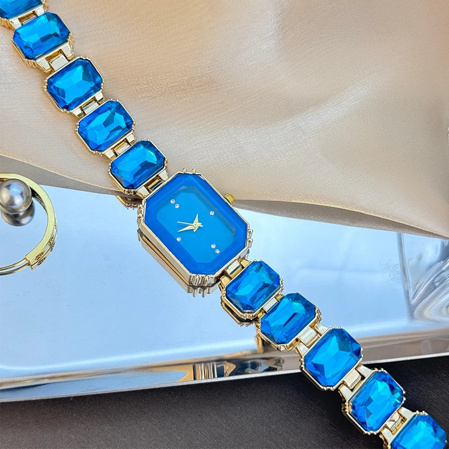 Reloj de mujer de estilo europeo y americano con cadena de diamantes de imitación de sección grande, caja rectangular de color, esfera de diamantes de imitación