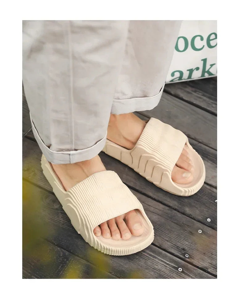Zapatillas de casa suaves para parejas, zapatillas de baño antideslizantes para interiores de verano, sandalias de Hotel de Color sólido, chanclas para hombres y mujeres, zapatos planos