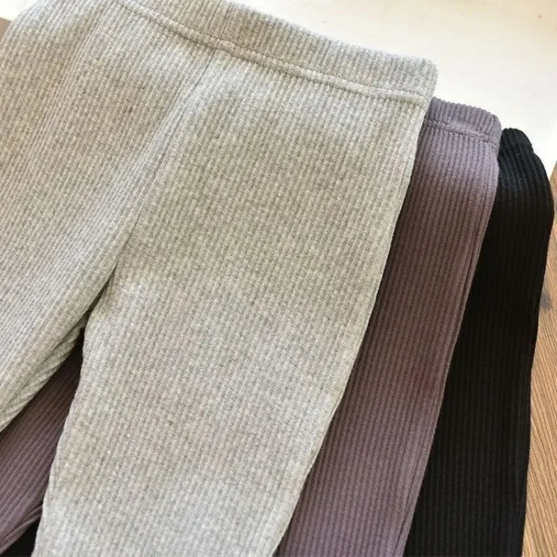 Legging acampanado para niñas, novedad de 20225, pantalones elásticos informales para niños, mallas ajustadas con bordado de corazón, pantalones de verano para niñas