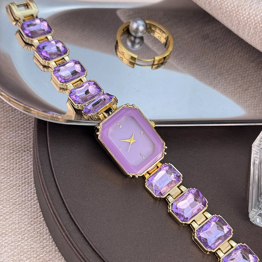 Reloj de mujer de estilo europeo y americano con cadena de diamantes de imitación de sección grande, caja rectangular de color, esfera de diamantes de imitación
