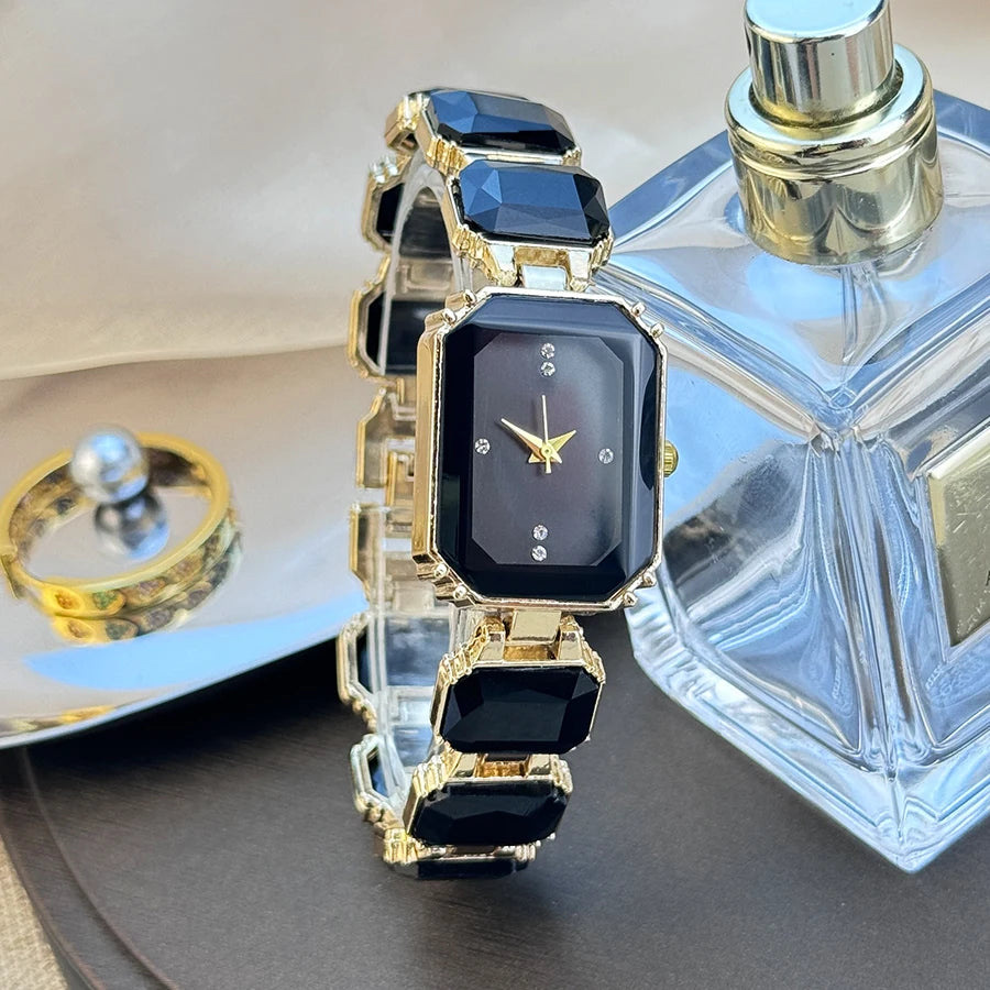 Reloj de mujer de estilo europeo y americano con cadena de diamantes de imitación de sección grande, caja rectangular de color, esfera de diamantes de imitación