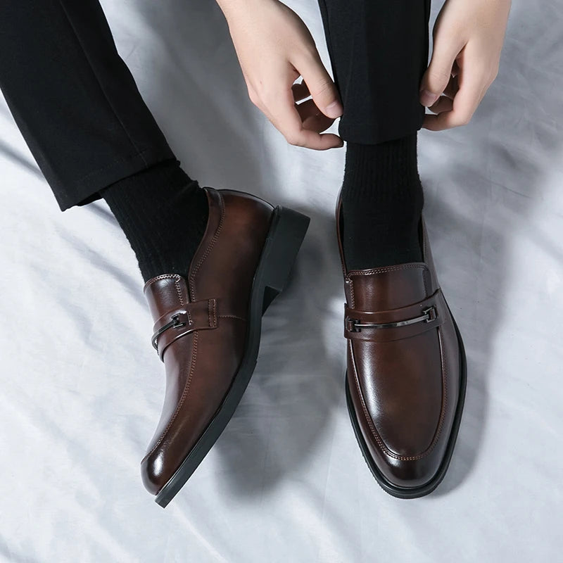 Mocasines casuales clásicos para hombre, zapatos de conducción, moda masculina, zapatos cómodos de cuero para boda, zapatos de vestir negros de negocios