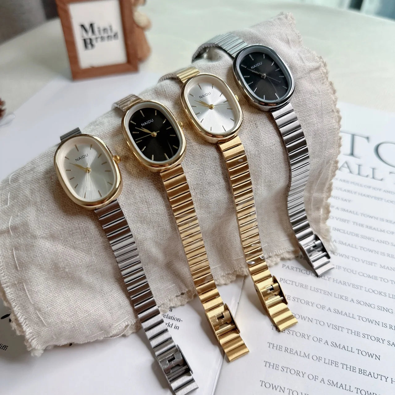 Reloj de cuarzo de lujo a la moda para mujer, reloj de pulsera ovalado de acero inoxidable con esfera pequeña y correa de bambú para chica y estudiante, reloj Dropshipping