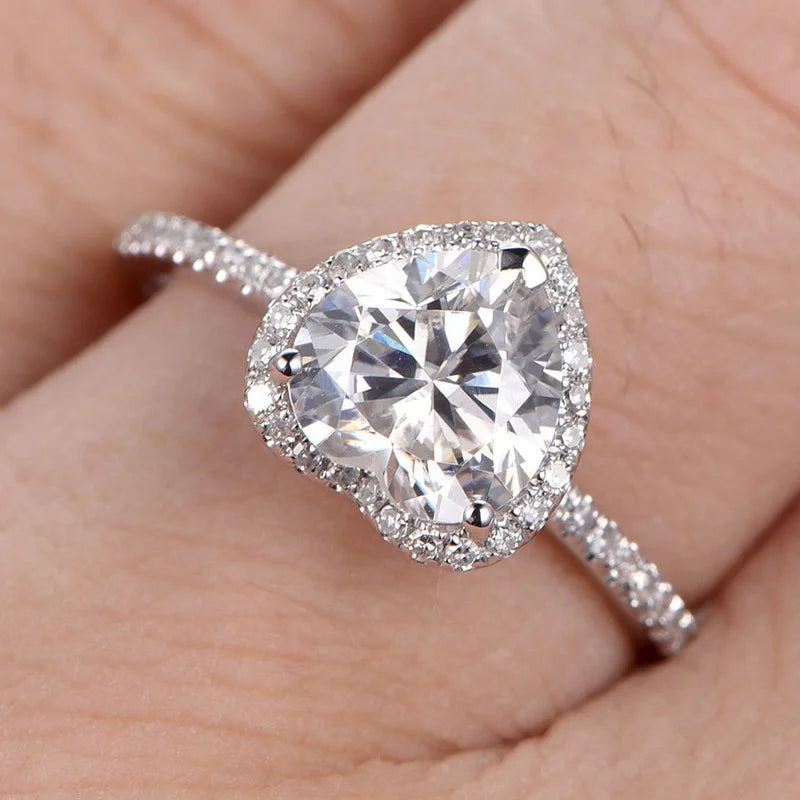 Anillo de corazón de Color plateado de lujo para mujer, joyerÃa de compromiso con incrustaciones de Metal exquisito, piedras de circonita blanca, anillo de boda