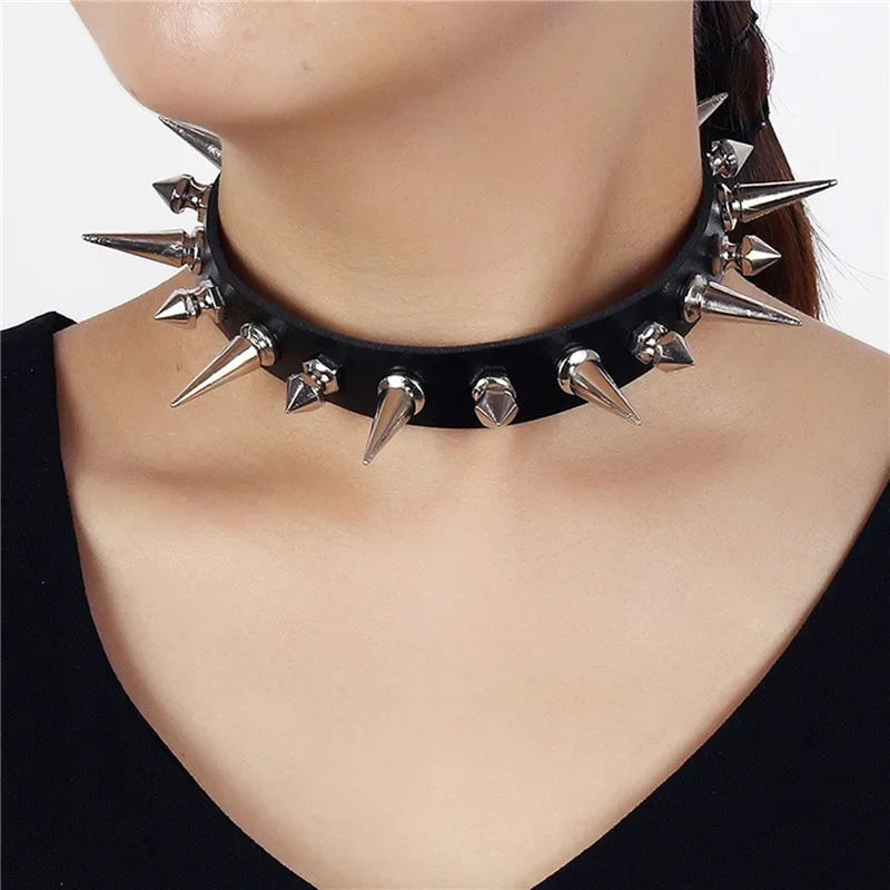 Tres filas Cuspidal Spikes remache Stud puño ancho cuero Punk gótico Rock Unisex brazalete pulsera hombres joyerÃÂa