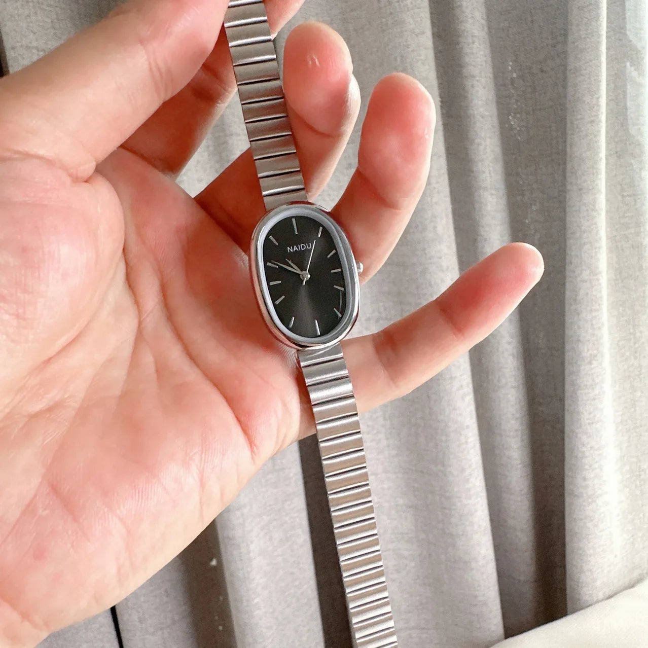 Reloj de cuarzo de lujo a la moda para mujer, reloj de pulsera ovalado de acero inoxidable con esfera pequeña y correa de bambú para chica y estudiante, reloj Dropshipping