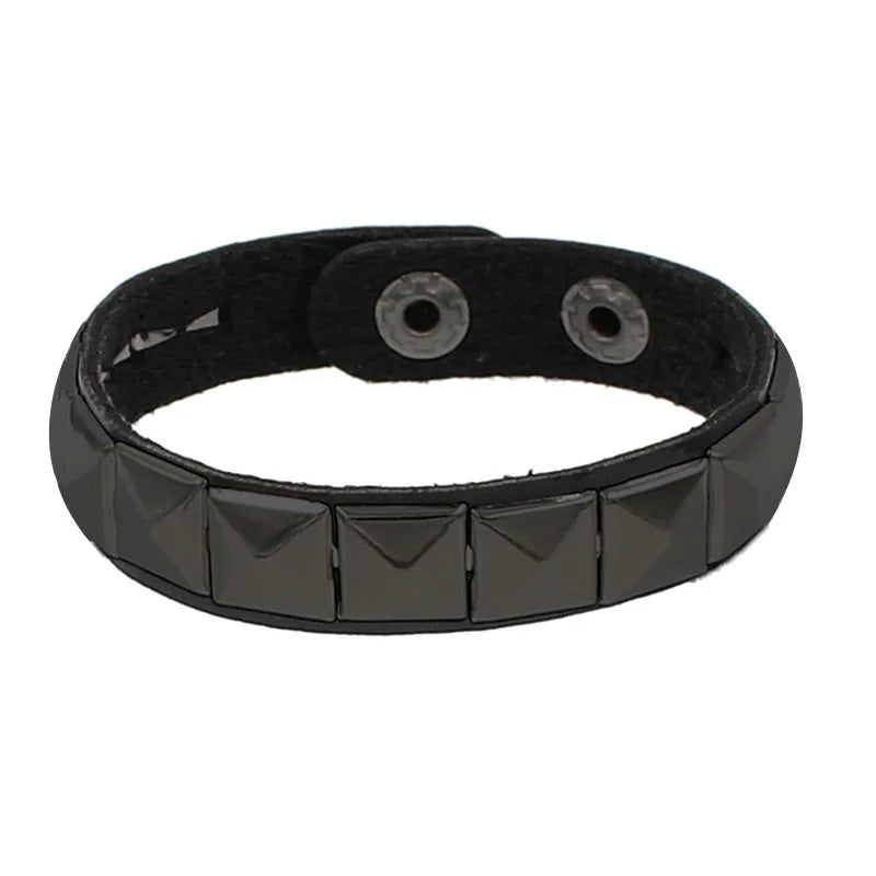 Pulsera Punk de cuero de los años 80 para hombres y mujeres, pulsera gótica Punk Rock, brazalete Unisex para accesorios de recuerdos de fiesta de Halloween