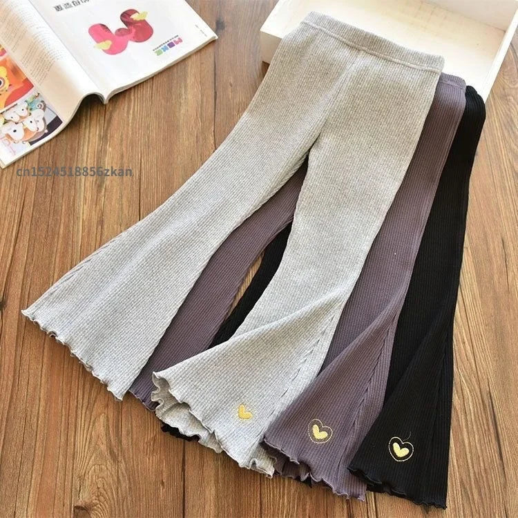 Legging acampanado para niñas, novedad de 20225, pantalones elásticos informales para niños, mallas ajustadas con bordado de corazón, pantalones de verano para niñas