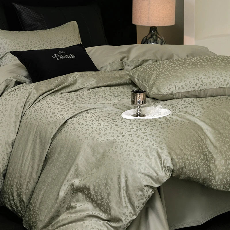 2025 Nuevo juego de ropa de cama de cuatro piezas de algodón puro 100% de color sólido simple para cama individual
