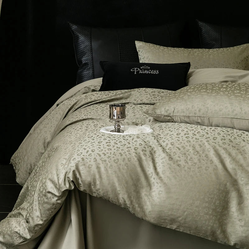 2025 Nuevo juego de ropa de cama de cuatro piezas de algodón puro 100% de color sólido simple para cama individual