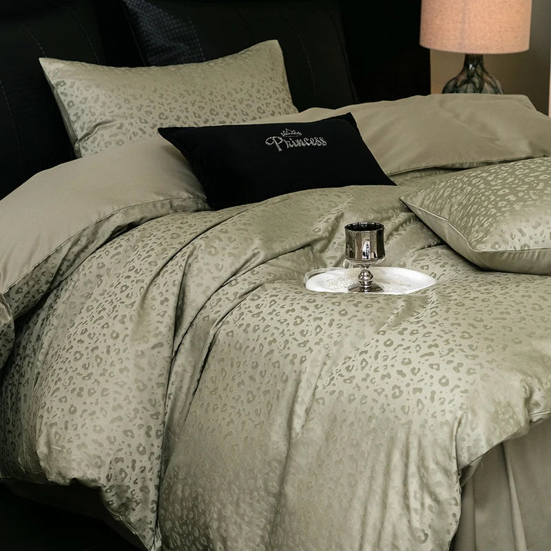 2025 Nuevo juego de ropa de cama de cuatro piezas de algodón puro 100% de color sólido simple para cama individual