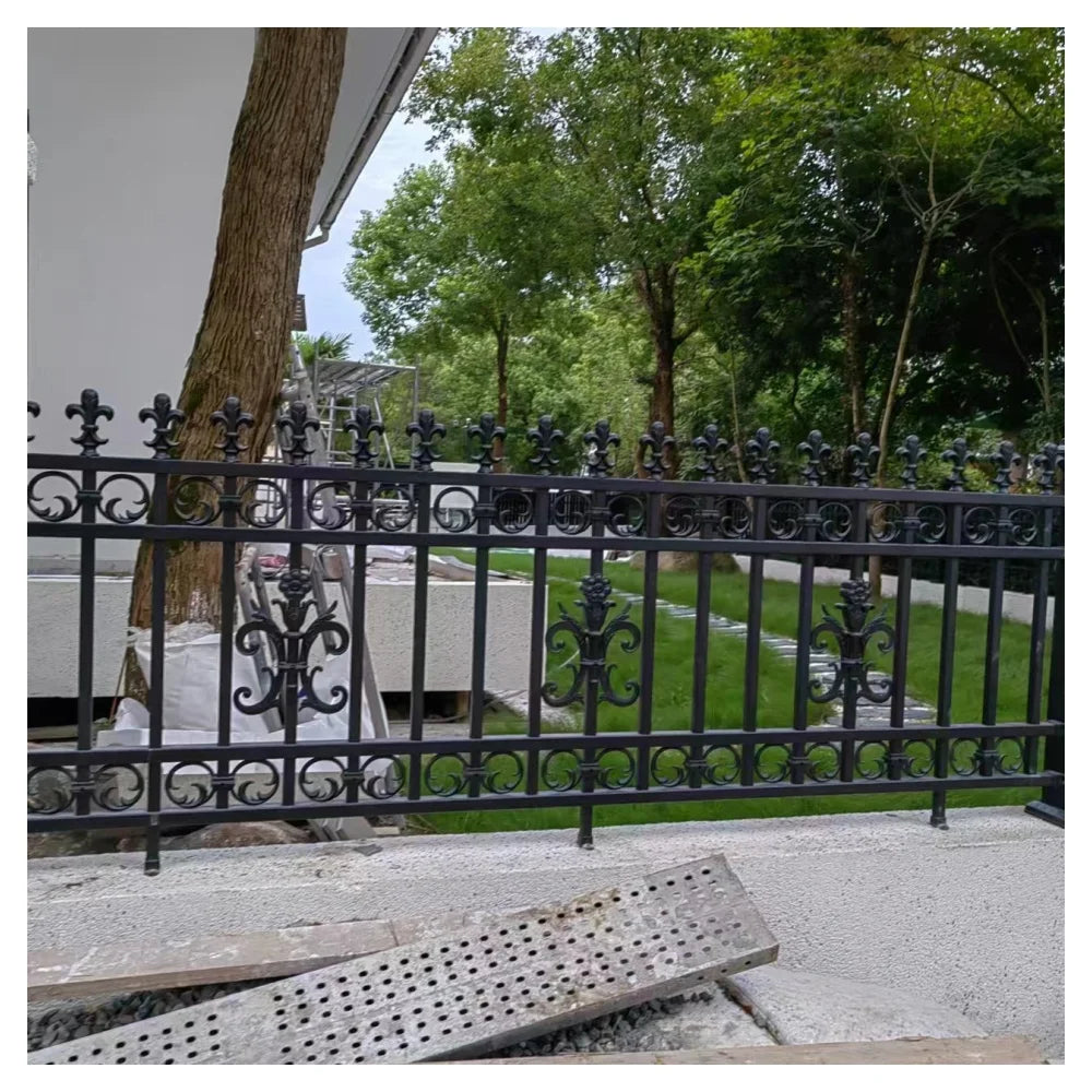 Venta al por mayor de paneles de valla de aluminio, puertas de entrada, paneles de valla de aluminio recubiertos en polvo de alta calidad para jardín