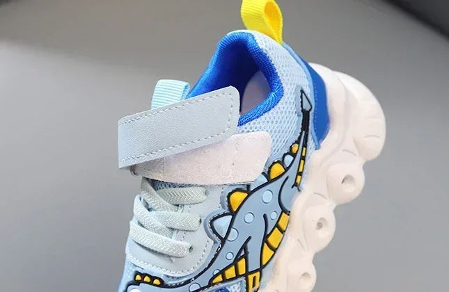 Zapatillas de deporte informales con dibujos animados para niños y niñas, zapatos de iluminación transpirables con malla LED, zapatos iluminados para bebés