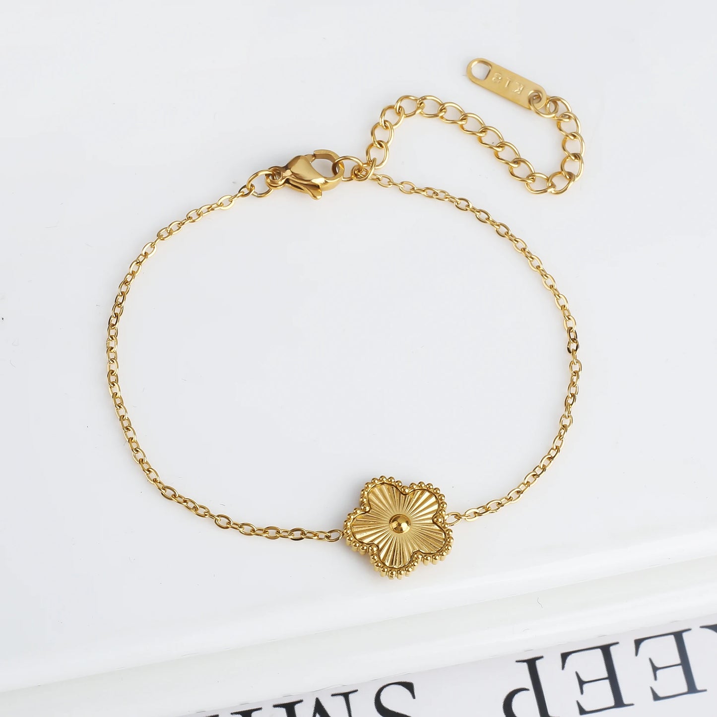Pulsera clÃ¡sica de acero inoxidable para mujer, brazalete ajustable de cinco flores, joyerÃ­a de fiesta a la moda, regalos de trÃ©bol