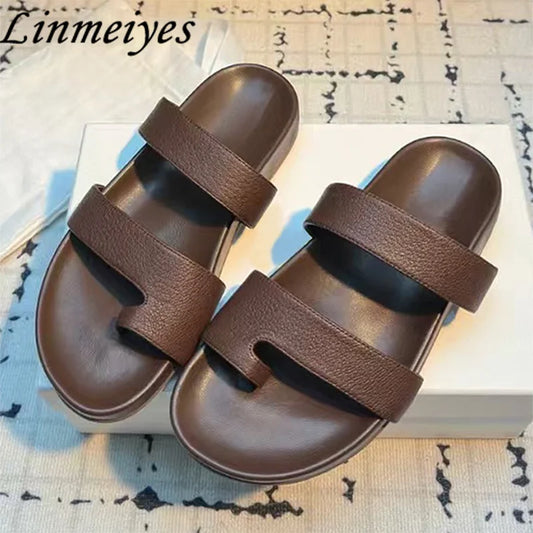 Nuevas chanclas, zapatillas de suela gruesa, zapatos de mujer de cuero genuino, zapatos informales para vacaciones, chanclas planas cómodas para verano para mujer