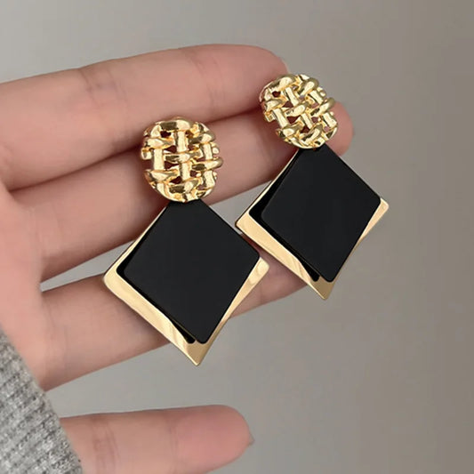 Pendientes colgantes con forma de rombo de doble Color para mujer, aretes colgantes con entramado de Metal dorado hueco, joyerÃ­a Punk geomÃ©trica para fiesta