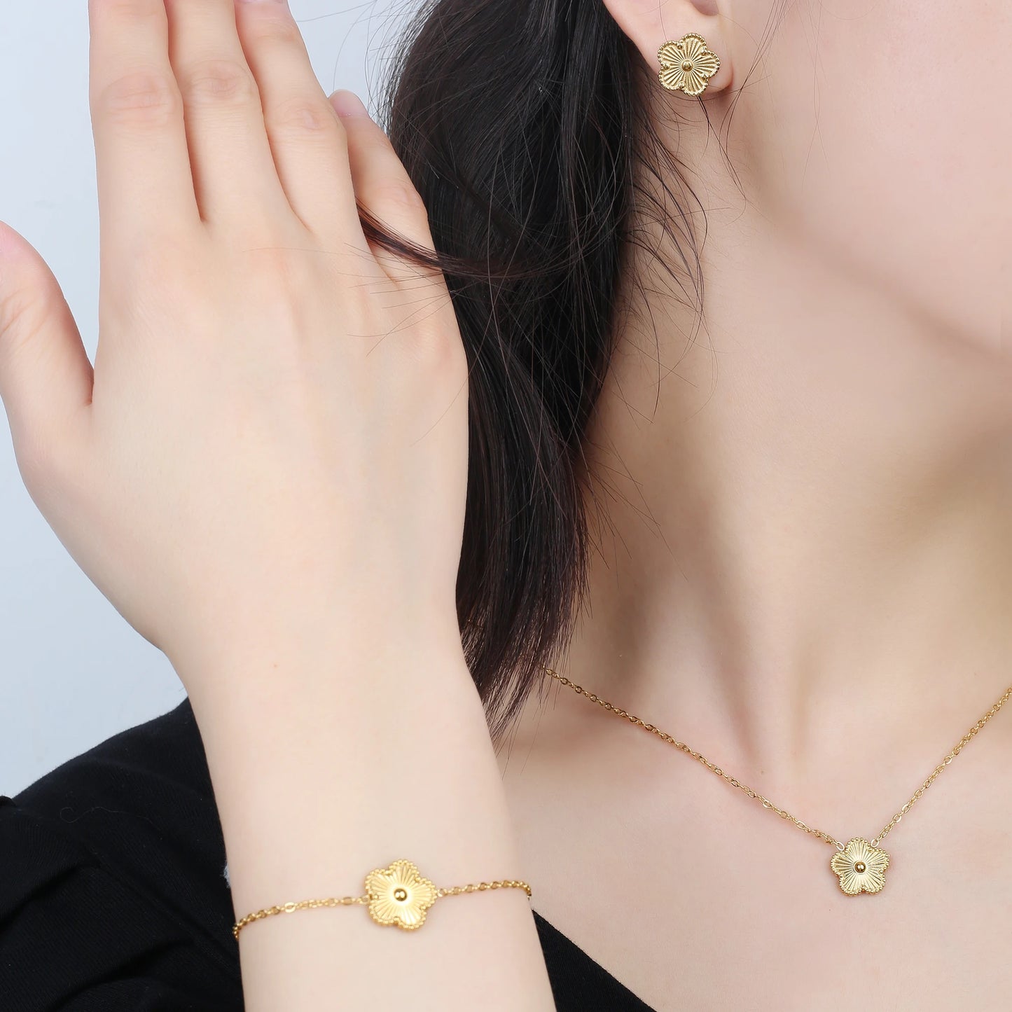 Pulsera clÃ¡sica de acero inoxidable para mujer, brazalete ajustable de cinco flores, joyerÃ­a de fiesta a la moda, regalos de trÃ©bol