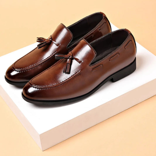 Zapatos de vestir para hombre, nuevos Zapatos de moda de cuero Pu para hombre, Zapatos informales formales de negocios de gran tamaÃ±o, Zapatos de boda para hombre