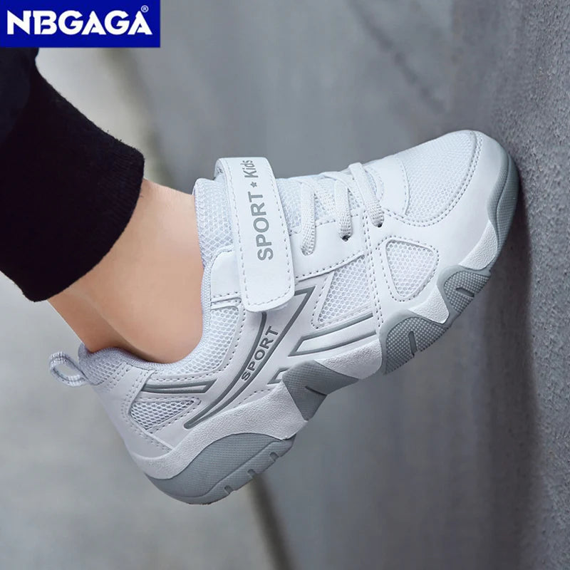 Zapatos blancos transpirables para caminar para niños, zapatillas informales de malla de verano para niños, tenis deportivos al aire libre antideslizantes