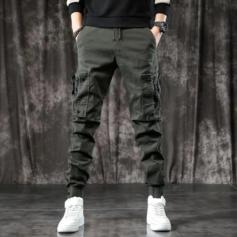 Pantalones Cargo de moda para hombre, pantalones ajustados de estilo informal, holgados, estilo americano, pantalones de pie pequeños con múltiples bolsillos, color negro, primavera y otoño