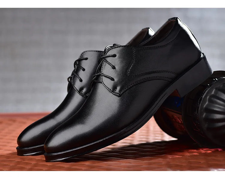 Zapatos de vestir formales para hombre, calzado informal de cuero, diseÃ±ador de boda Social, punta estrecha, zapatos negros de oficina para invierno, marca 2023
