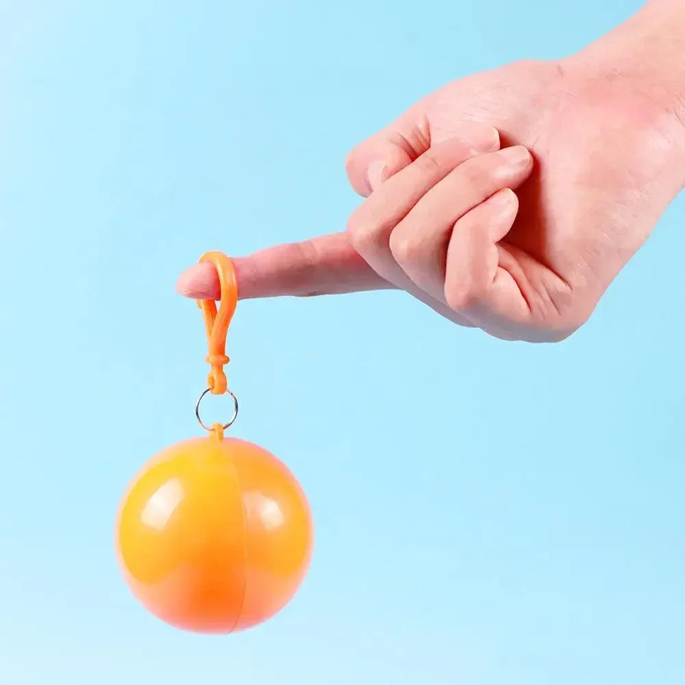 Chubasquero desechable portátil, llavero con bola de compresión, bolsillo para exteriores, Poncho colgante de viaje para adultos, equipo de acampada