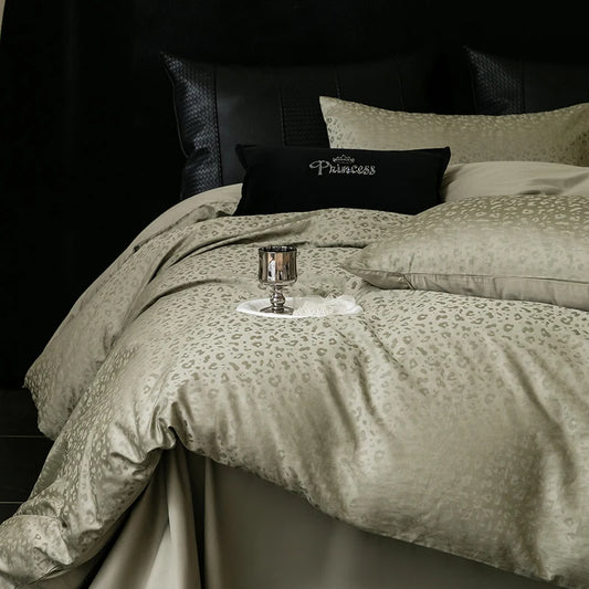 2025 Nuevo juego de ropa de cama de cuatro piezas de algodón puro 100% de color sólido simple para cama individual