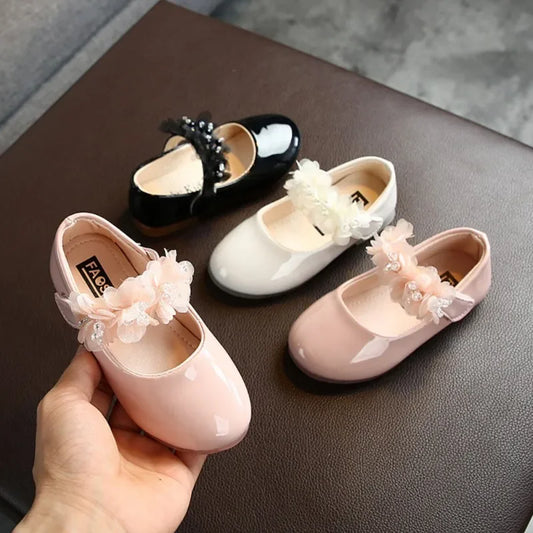 Zapatos para caminar para niños y niñas, sandalias de cuero Pu con flores grandes, zapatos informales de princesa para fiesta, boda, baile